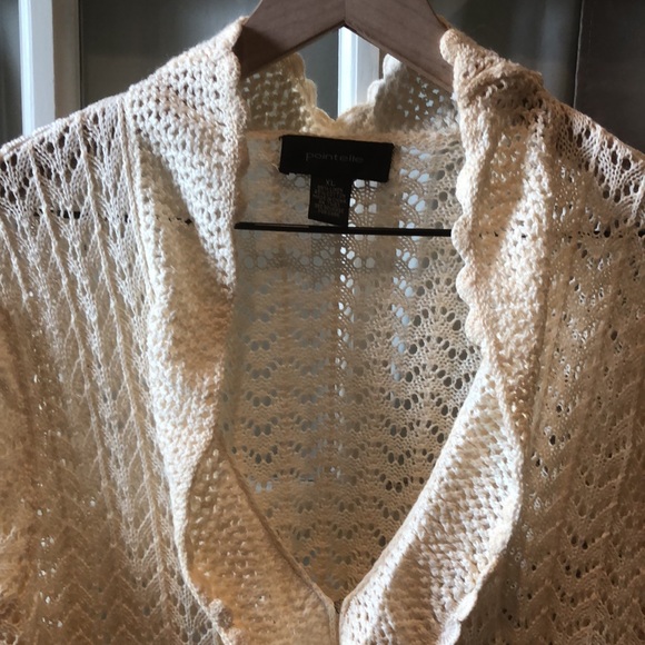 Womens knit ruffle v neck collar with lots of detail. In cream color - Picture 4 of 8